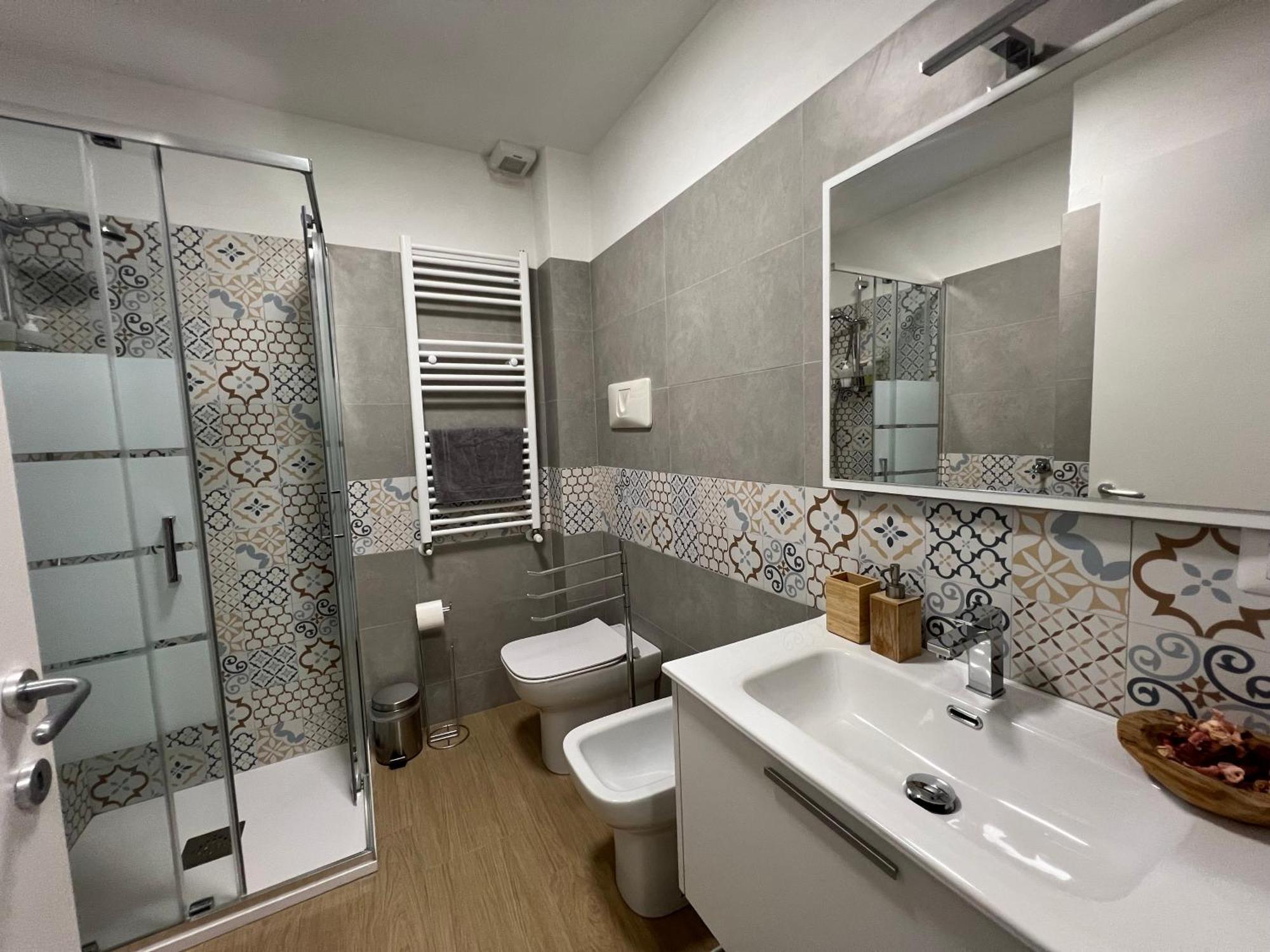La Casa Di Lidia - Bocconi Apartment มิลาน ภายนอก รูปภาพ